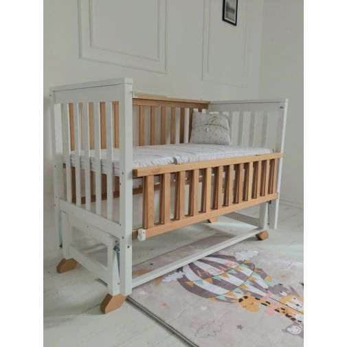 Детская кроватка Goydalka Alex, откидная/подвижная боковина, окрашеная/масло